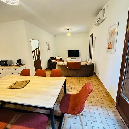 Vakantiehuis Maison Paisible, 15 Min Du Futuroscope & Arena. Fontaine-le-Comte